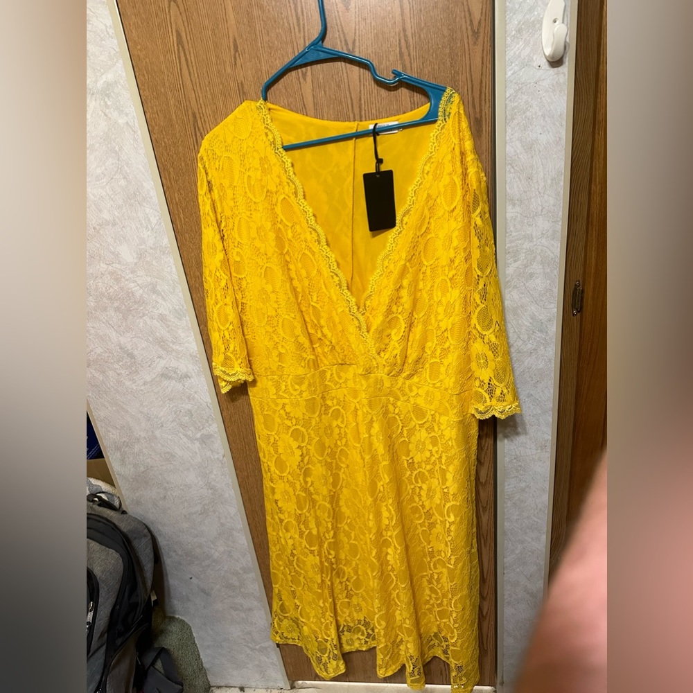 Brand new still with tags ordered and didn’t arrive on time and forgot to return